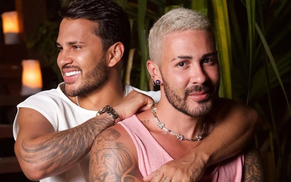 Carlinhos Maia se arrepende de divórcio e corre atrás do ex Lucas Guimarães: 'me humilhando'