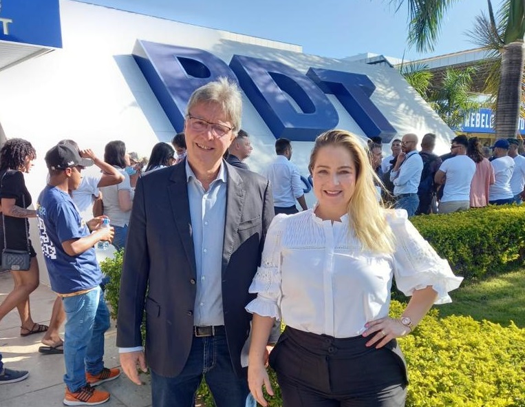 Em Brasília, Luiz Castro e Carol Braz participam de convenção com Ciro Gomes