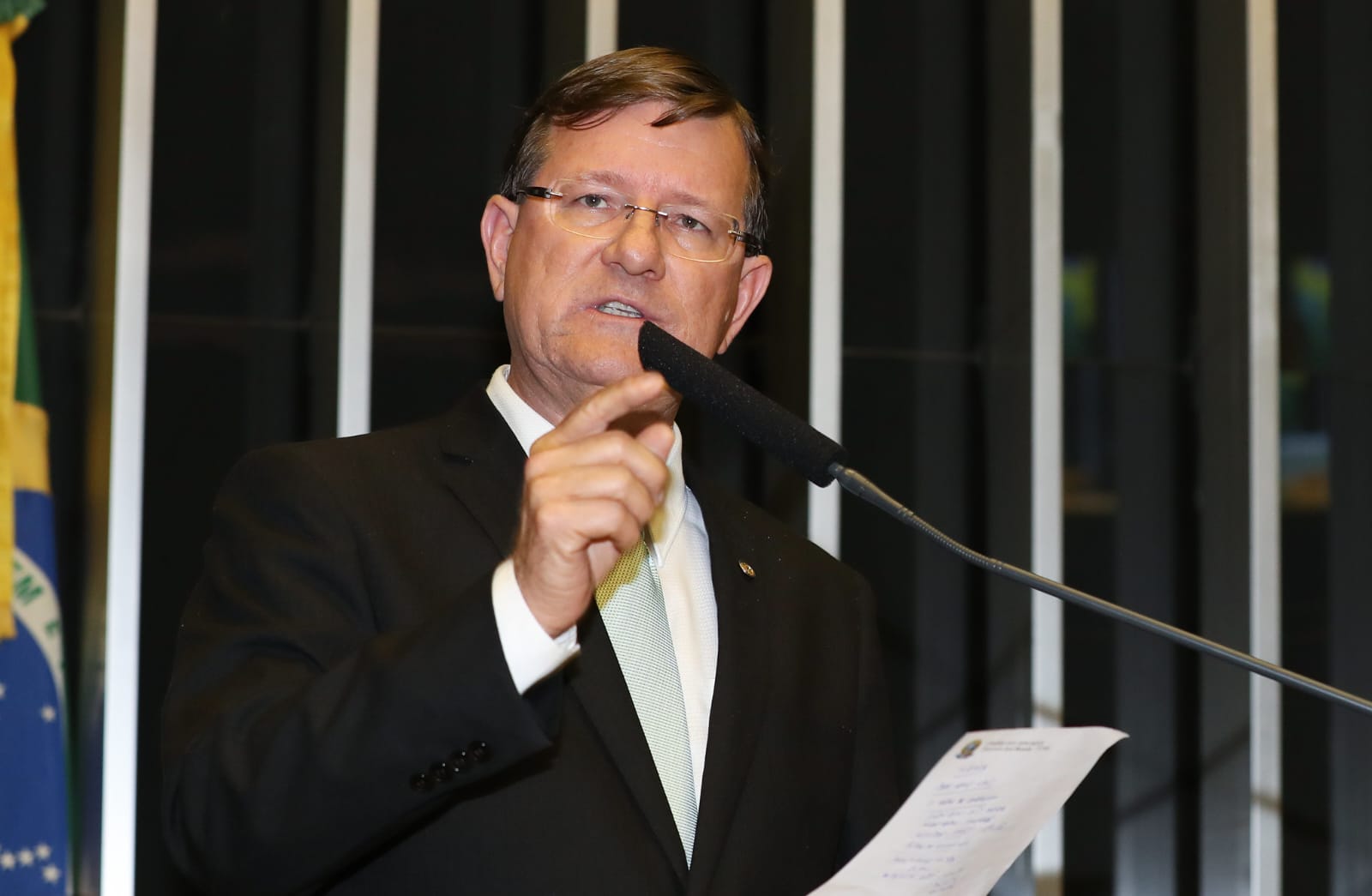 Em Brasília, deputado do Amazonas ingressa com projeto contra corte de recursos de universidades