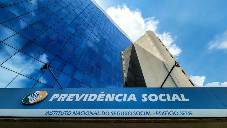 AGU cria grupo para buscar reparação de danos causados por fraudes ao INSS