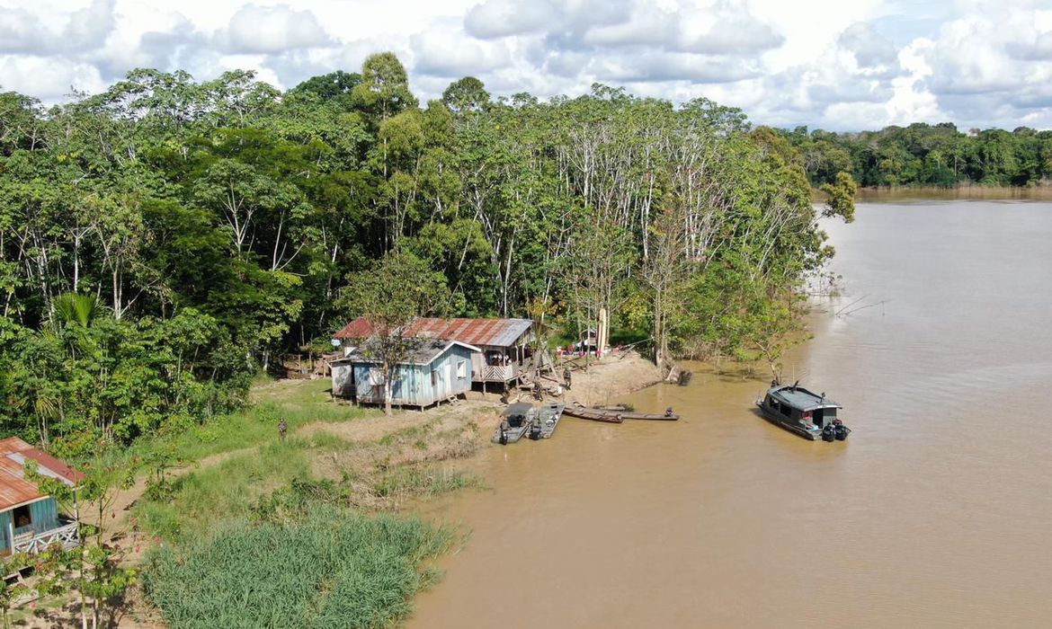 Ministros estão no Amazonas para discutir políticas contra pesca e garimpo ilegal em terras indígenas