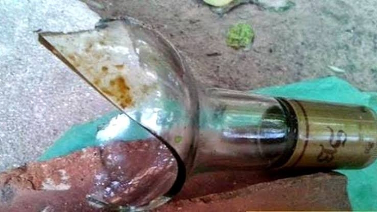 Mulher de traficante é agredida com gargalo de garrafa após briga em Manaus