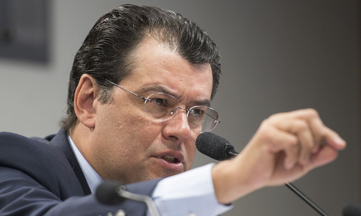 Braga declara apoio a projeto que facilita compra de vacinas por empresas