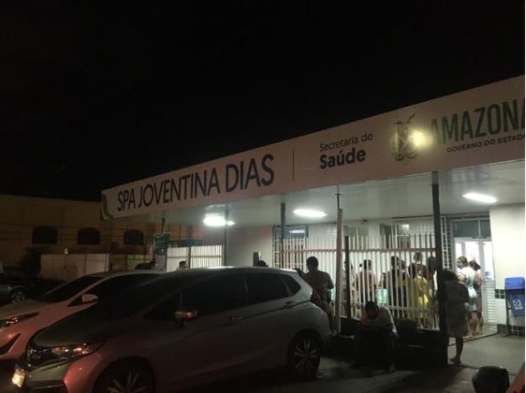 Homem morre após ser baleado ao sair de barbearia em Manaus