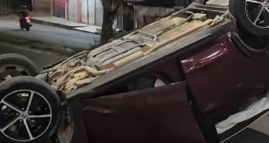 Carro invade contramão e atropela casal em motocicleta em Manaus