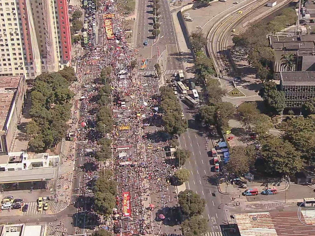 Ao menos 20 estados realizam protestos contra Bolsonaro: 'Impeachment já'