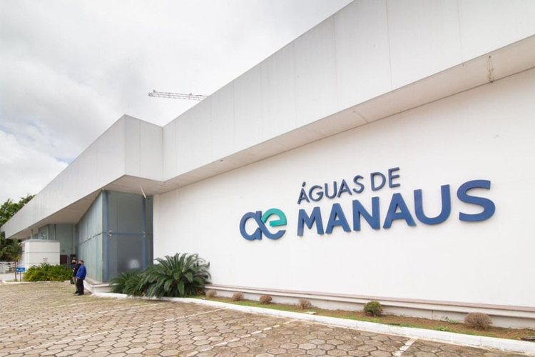 Águas de Manaus deve indenizar consumidor por cobranças após fim de contrato