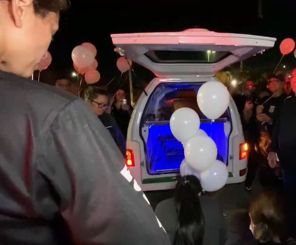 Delegado morto a tiros é homenageado na frente de delegacia onde atuava em Manaus