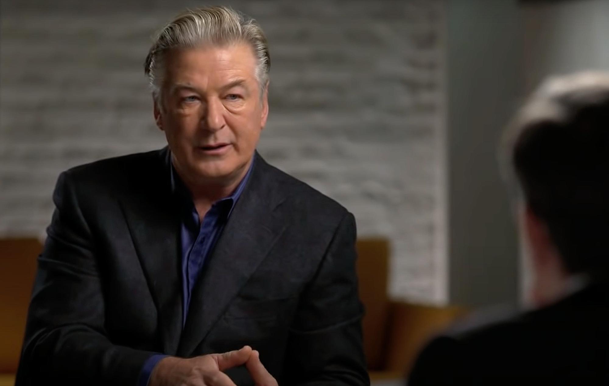 Investigadores de 'Rust' obtêm mandado de busca para apreender celular de Alec Baldwin