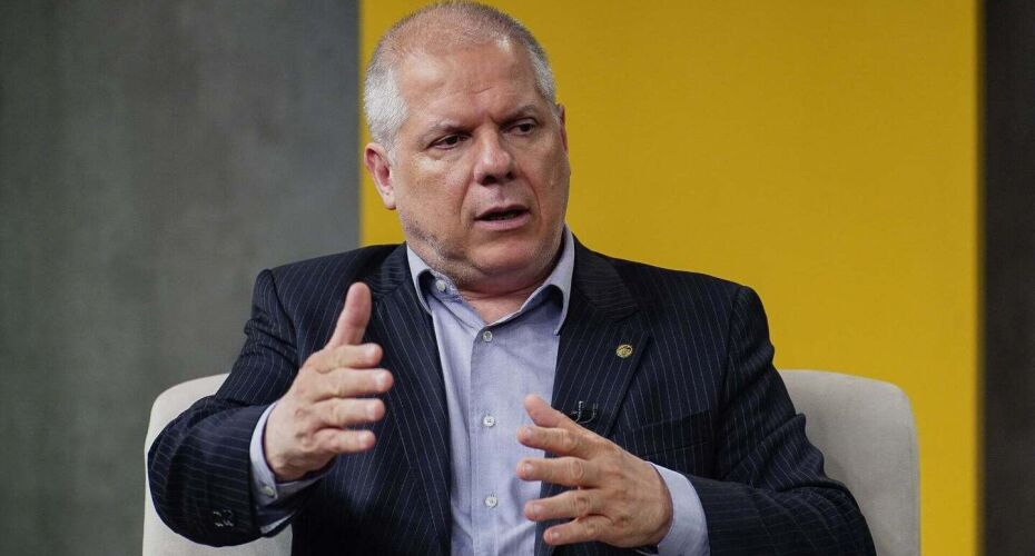 Presidente do INSS é afastado do cargo por desvio de mais de R$ 6 bilhões