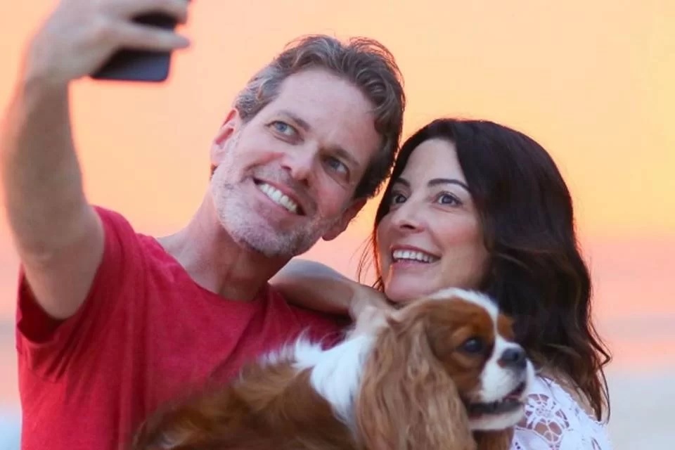 Marido de Ana Paula Padrão cai em vala de 7 metros durante assalto em rodovia do Rio