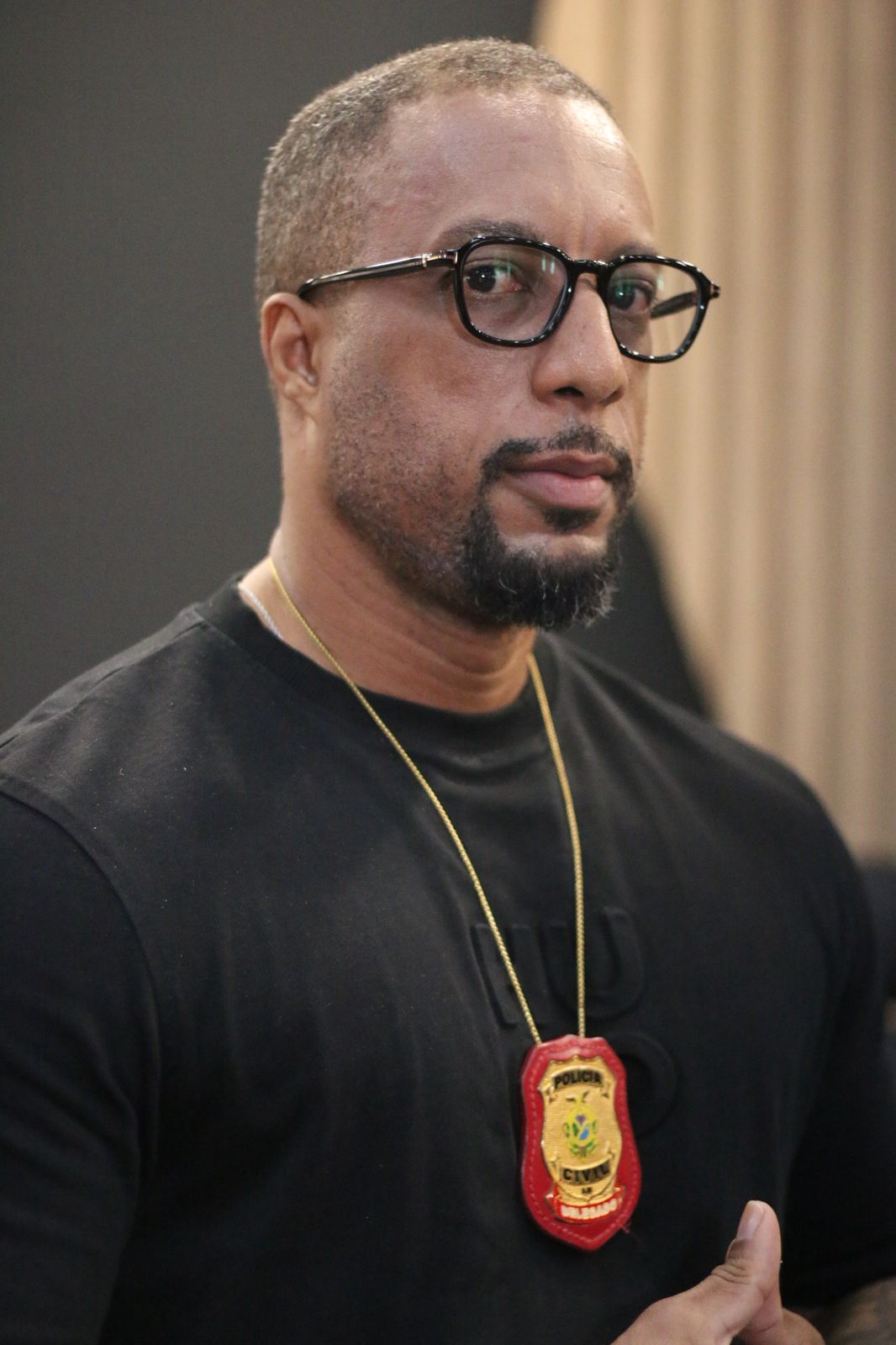 Suspeita é presa por tentar extorquir homem por caso extraconjugal em Borba