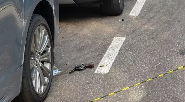 Assalto a clientes em restaurante no Dia dos Namorados termina em tiroteio