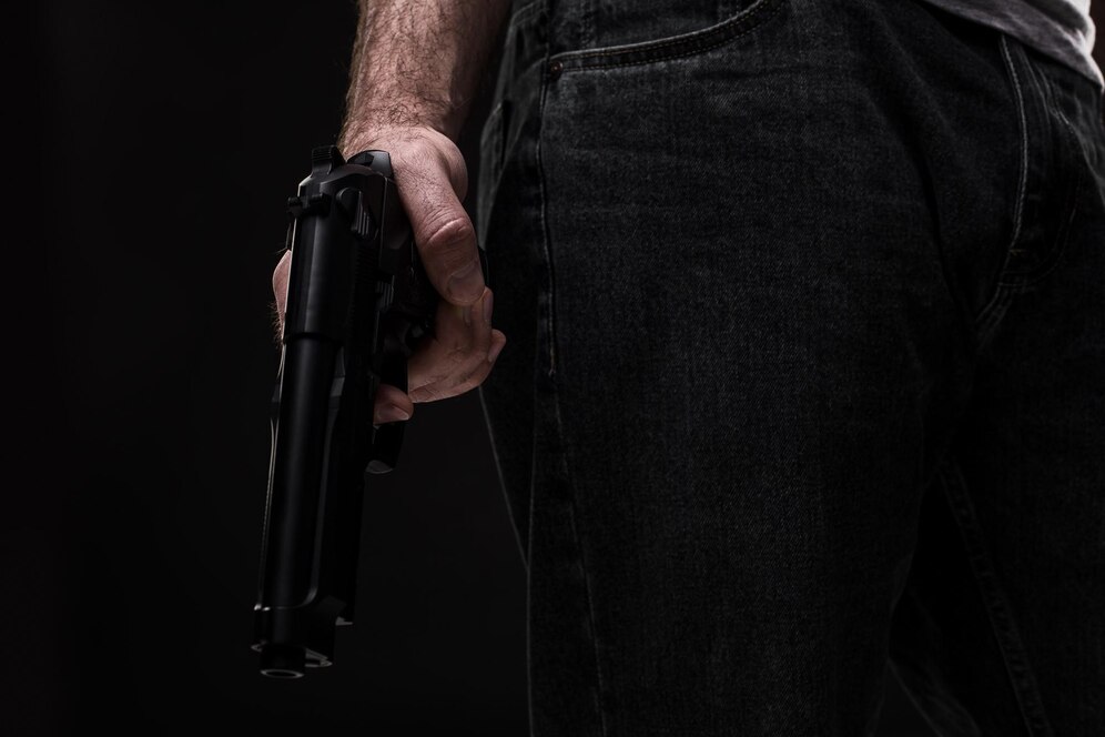 Marido é preso por tentar matar esposa no Santa Etelvina; vítima apanhou com arma
