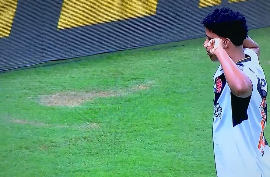 Vasco faz 2 gols em menos de 10 minutos e derrota o Atlético no Brasileirão