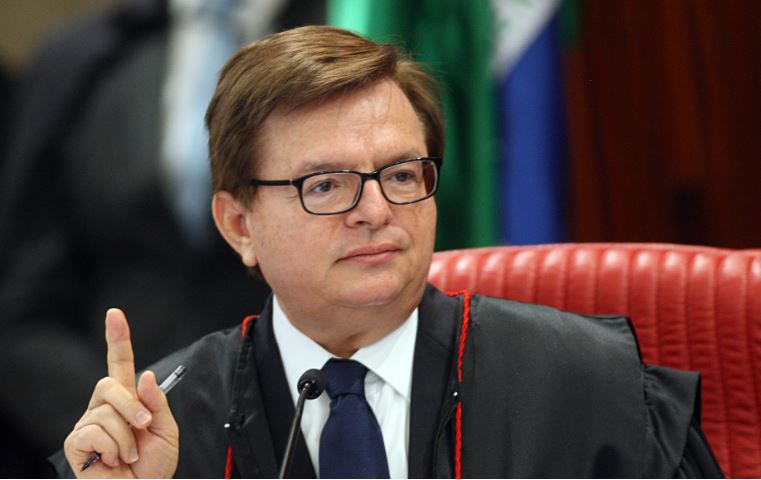 Detenta 'Facção' tem prisão domiciliar negada por colocar filha em risco em Coari