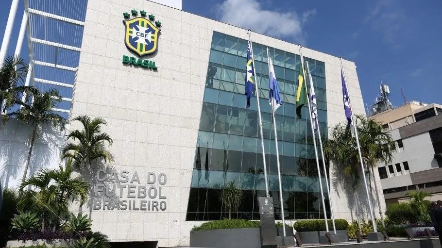 CBF afasta três árbitros após erros na primeira rodada do Brasileirão; veja nomes
