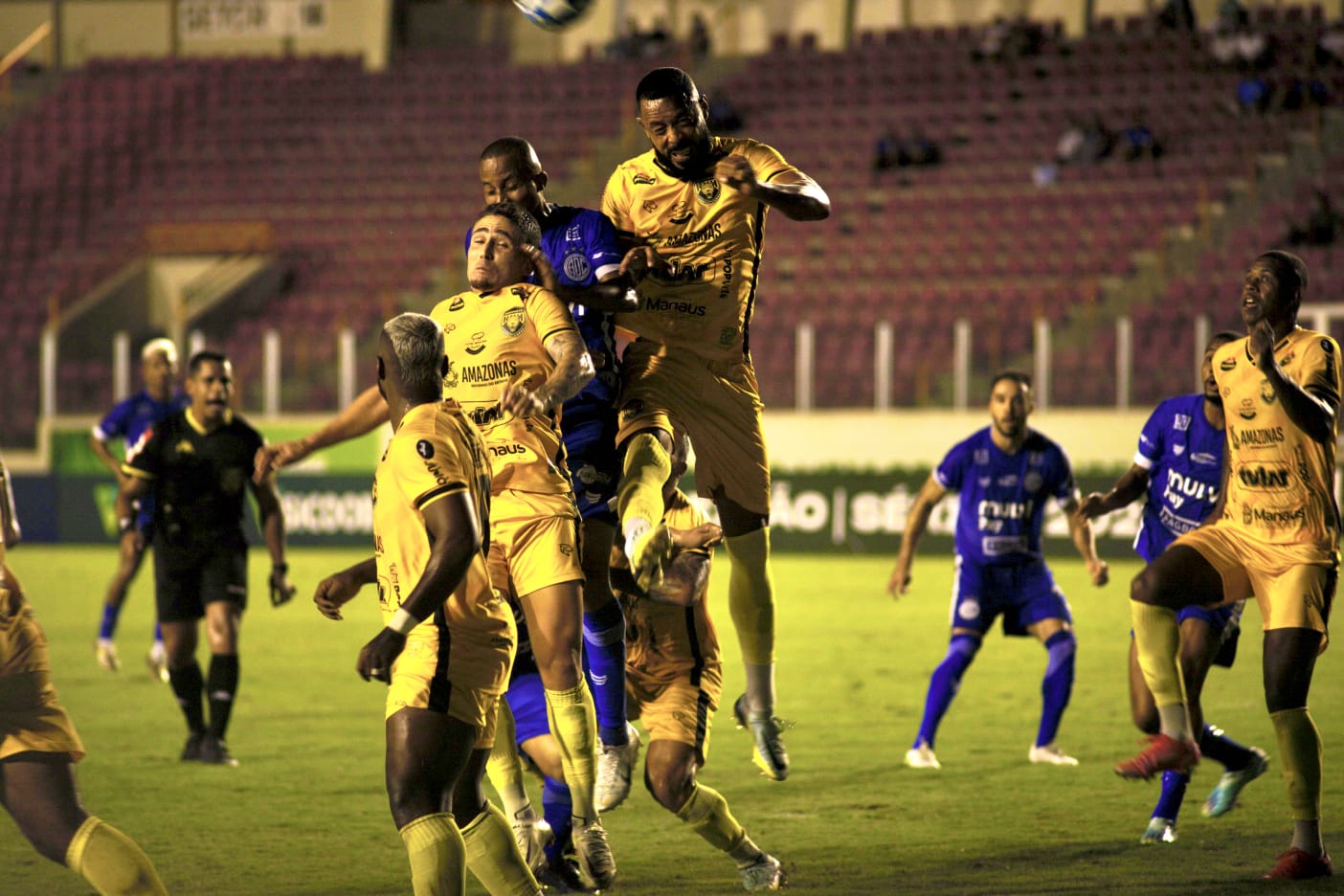 Com três gols de Sassá, Amazonas vence o Confiança-SE fora de casa pela Série C