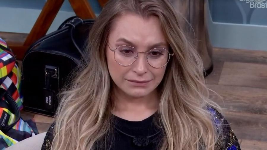 Carla Diaz chora ao ouvir comentários sobre sua eliminação do BBB21