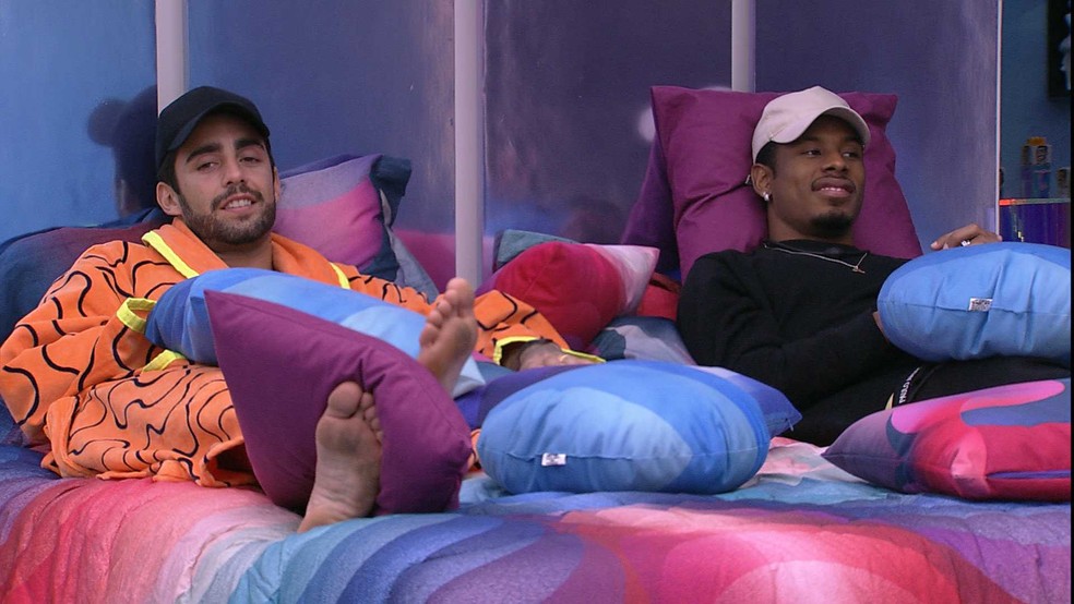 PA e Scooby falam da desvalorização do esporte: 'Você só corre?'