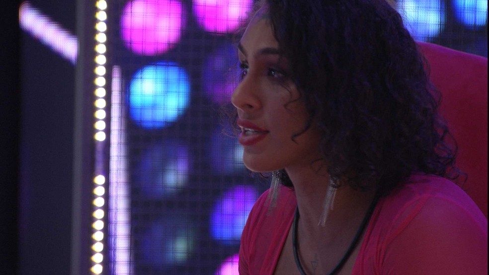 Lina lamenta após ser criticada por brincadeiras com Eli: 'não teve nada demais'