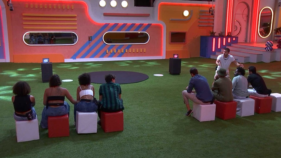 Arthur discute com Lina no BBB22: 'nunca foi uma disputa entre homens e mulheres'