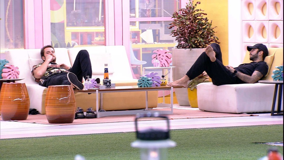 Scooby critica Eliezer: 'nunca tinha comprado a bronca de estar com ela e agora quer cobrar? 