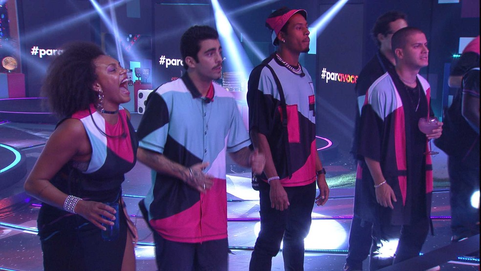 Animada, Jessi agita web ao cantar e dançar durante festa no BBB22