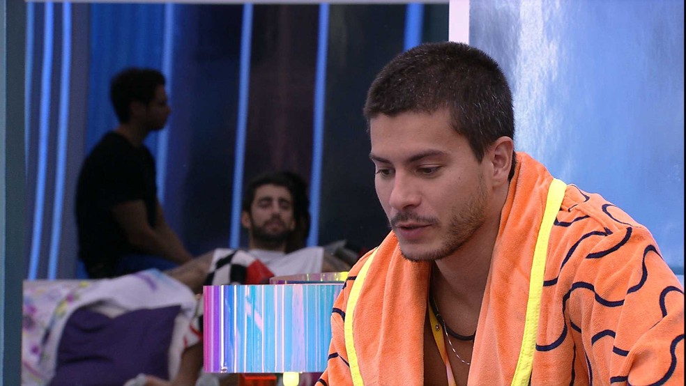 Arthur revela seu alvo de indicação ao paredão: 'Vocês já sabem quem eu vou botar'