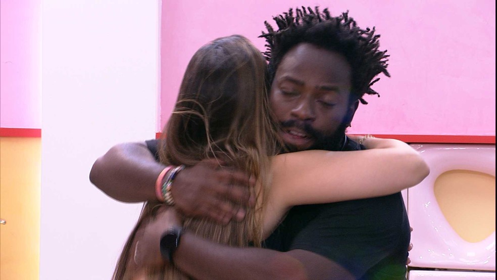 DG e Laís fazem as pazes após jogo da discórdia no BBB22