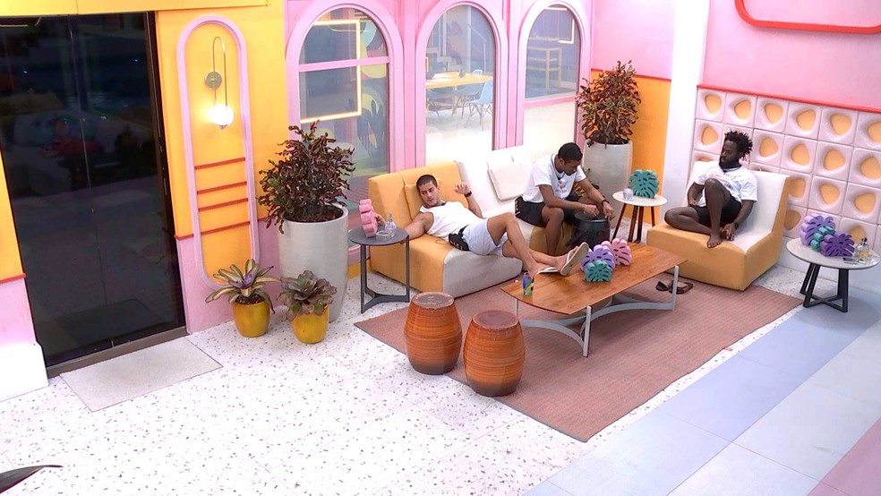 Brothers fazem paródia ao lembrar de Eliezer: 'Decide, Eli, se quer Maria ou Nat'