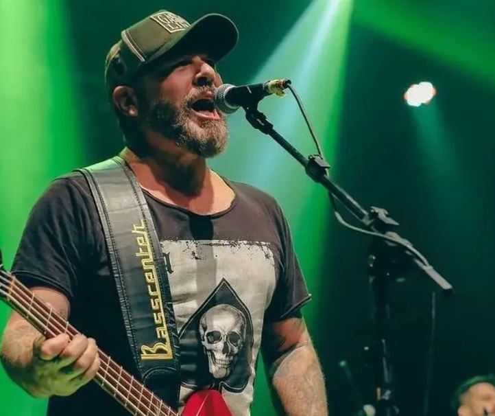 "Mingau", baixista do Ultraje a Rigor, é baleado na cabeça no Rio de Janeiro