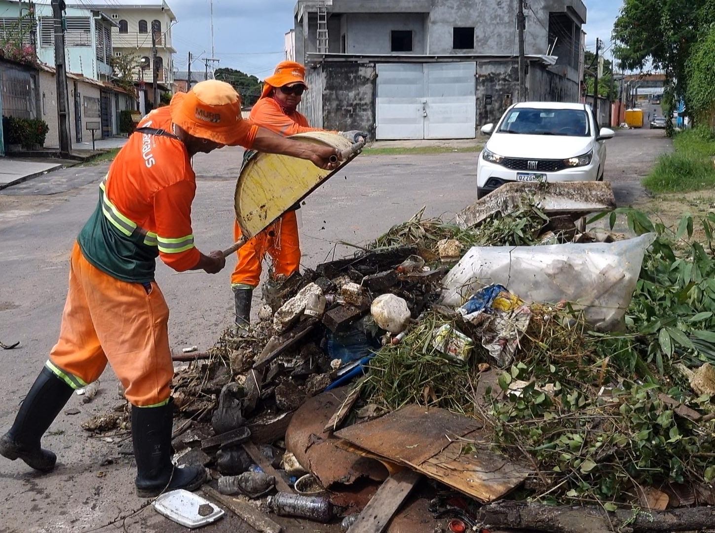 Equipes de limpeza e manutenção urbana são reforçadas para mitigar impactos da chuva em Manaus