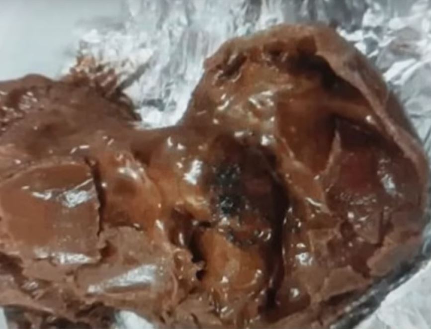 Servidora federal é presa por tentar matar credores com trufas envenenadas