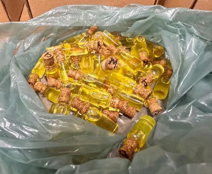 "Xapa Xana": grupo é preso por vender lubrificante vaginal à base de cannabis