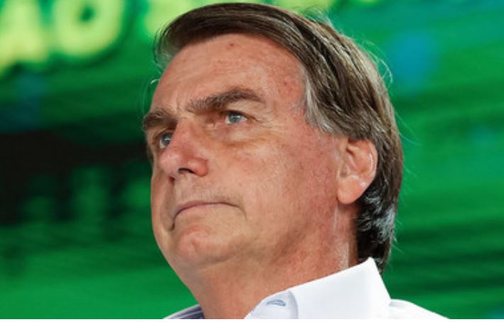 Bolsonaro diz que brasileiros não precisam de feijão: 'idiotas, tem que comprar é fuzil'