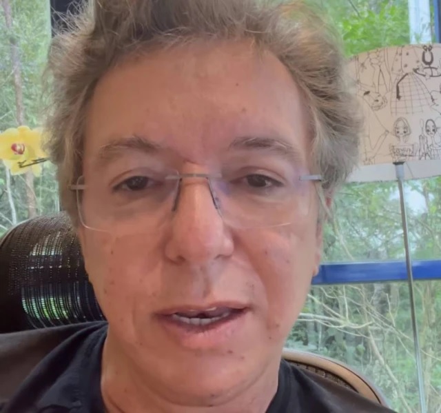 Boninho garante que não há surto de covid em equipe do 'BBB 22': 'É mentira'