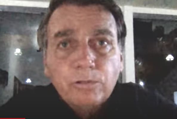 Bolsonaro 'muda discurso' e diz que não vai se vacinar contra a covid-19
