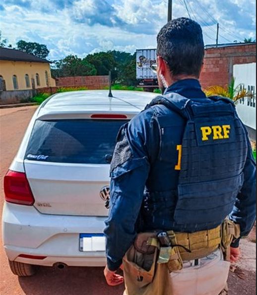 Motorista é preso na BR-319 após comprar carro adulterado em site de vendas