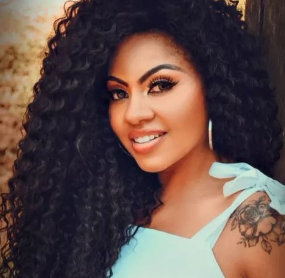 Marido mata blogueira a facadas e tira a própria vida após o crime