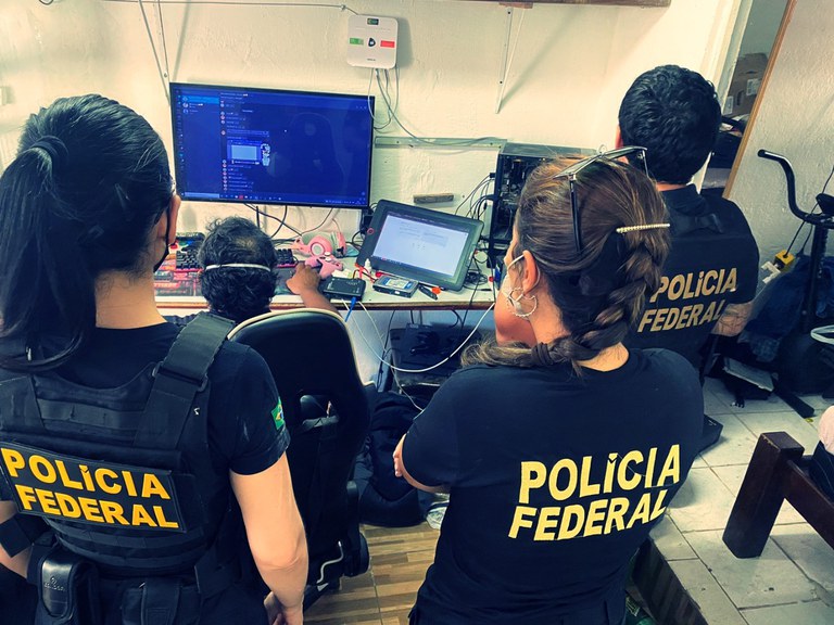 Operação da PF em Manaus mira envolvidos em rede de abuso sexual de crianças 