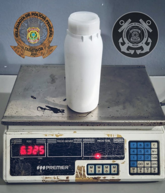 PF prende mulher que transportava mercúrio em barco para garimpo ilegal no Amazonas 