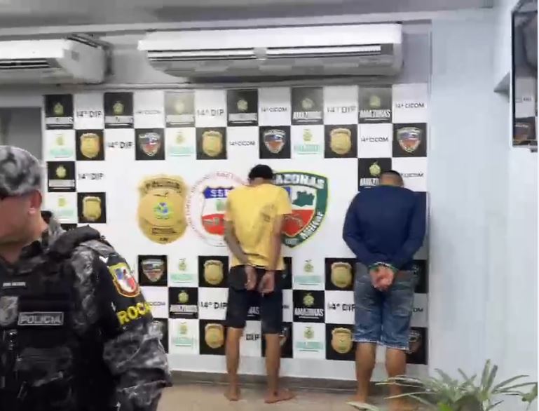 Dupla suspeita de assaltar bancas de churrasco é presa após colidir com muro em Manaus