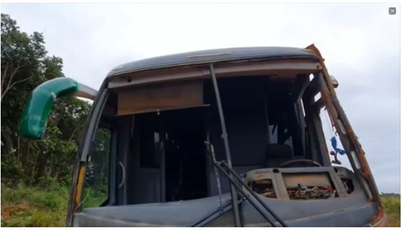 Passageiros ficam feridos em acidente com ônibus em rodovia no Amazonas