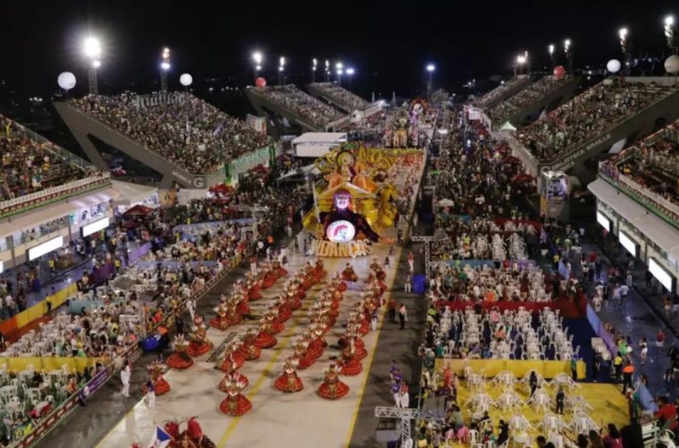 Escolas de samba do Grupo Especial de Manaus desfilam neste sábado; veja ordem 