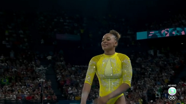 Rebeca Andrade dá um verdadeiro show e garante prata na final individual geral