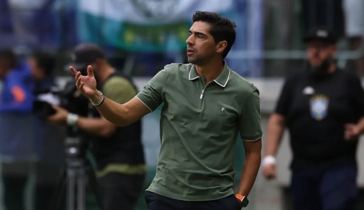 Abel admite que Botafogo foi melhor que Palmeiras e comenta xingamentos