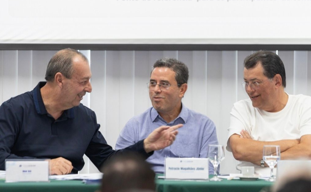 Omar Aziz reforça apoio ao cooperativismo em reunião com lideranças em Manaus