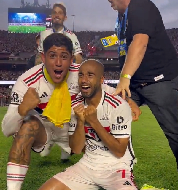 São Paulo vence Vasco em São Januário e sobe na tabela do Brasileirão