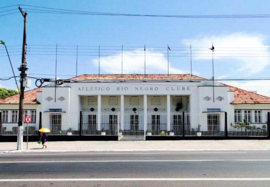 Sede do Rio Negro, carros e outros bens vão a leilão na próxima semana  